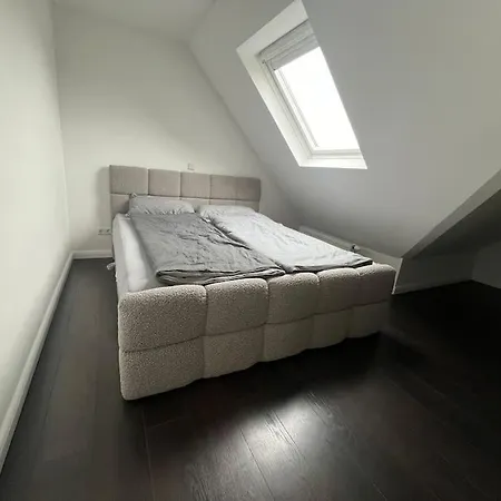 Apartment Neu 13 Nahe Bhf Siegburg, Netflix