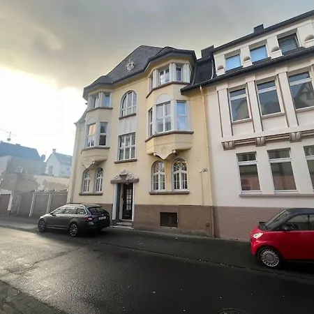 Neu 13 Nahe Bhf Siegburg, Netflix Apartment