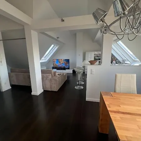 Neu 13 Nahe Bhf Siegburg, Netflix Apartment Siegburg