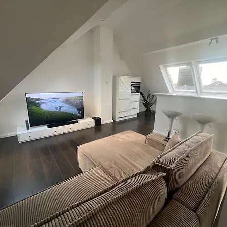 Neu 13 Nahe Bhf Siegburg, Netflix *