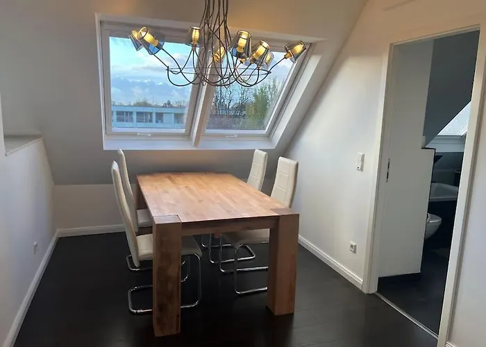 Neu 13 Nahe Bhf Siegburg, Netflix Διαμέρισμα