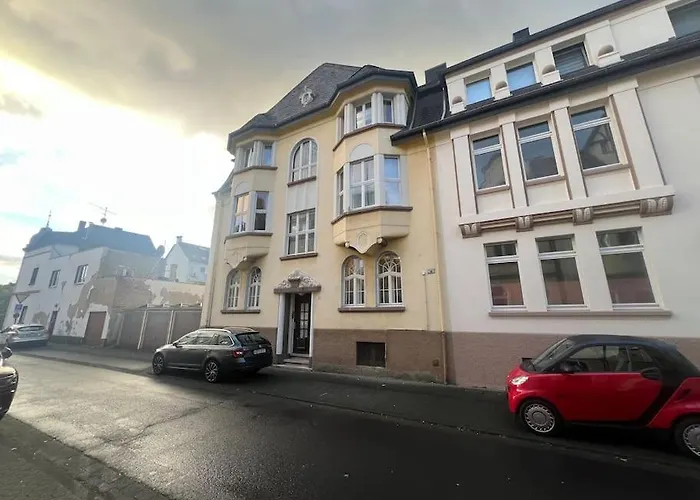 Neu 13 Nahe Bhf Siegburg, Netflix Διαμέρισμα